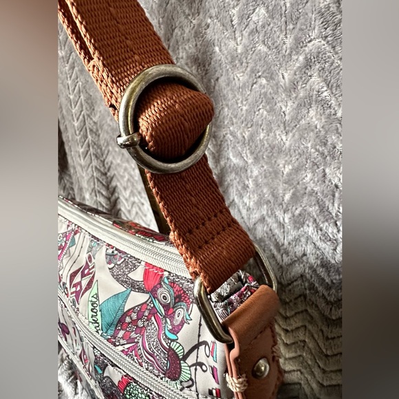 Sakroots Nylon Multi-Pocket Crossbody - Picture 7 of 11